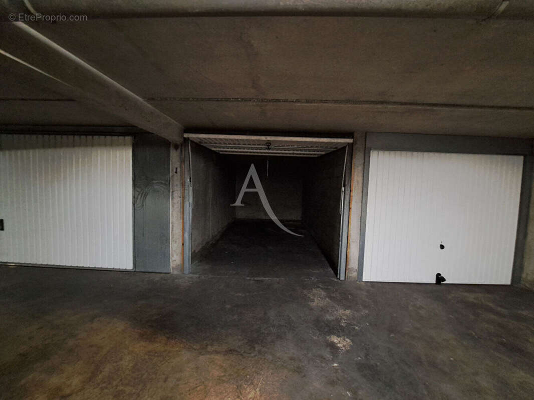 Garage fermé de12 m2 - Nice Pasteur - photo 3