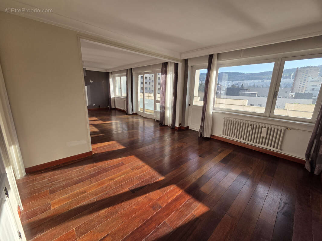 Appartement à SAINT-ETIENNE