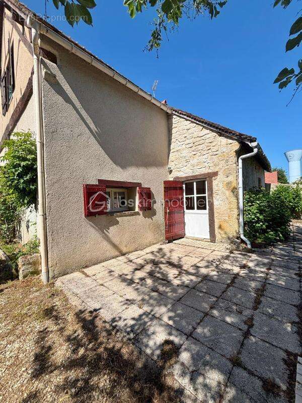 Maison à COULONGES
