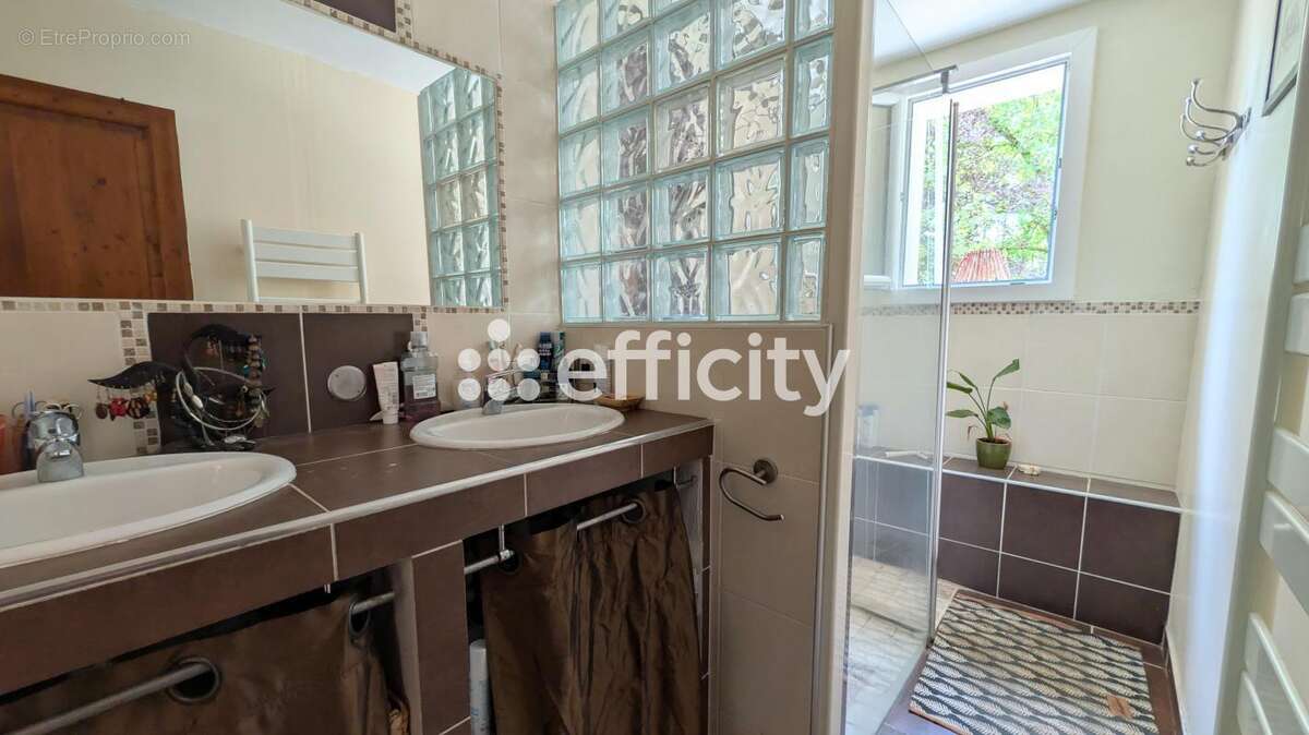 Maison 180 m² à Rochecorbon  - photo 7