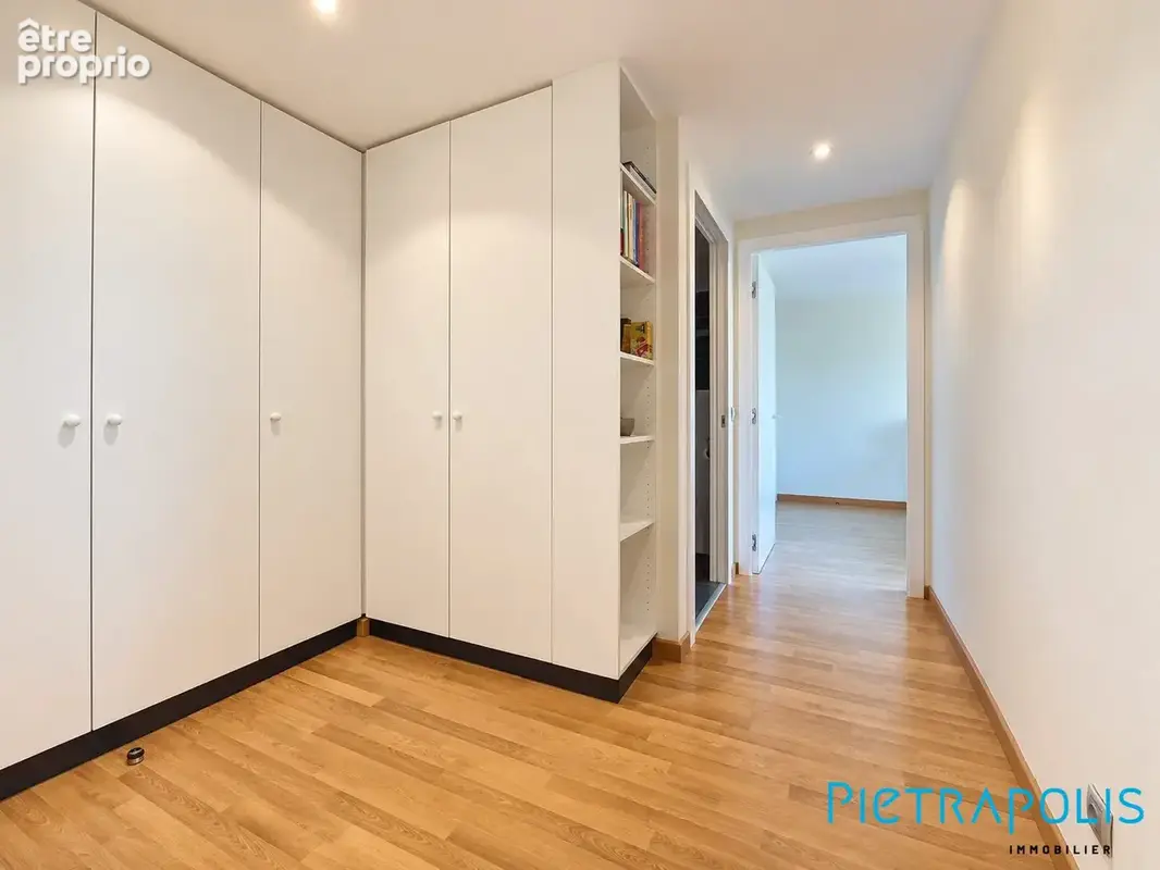 Appartement 4 pièces 110 m² à vendre à Saint-Genis-Pouilly (01630) - photo 9