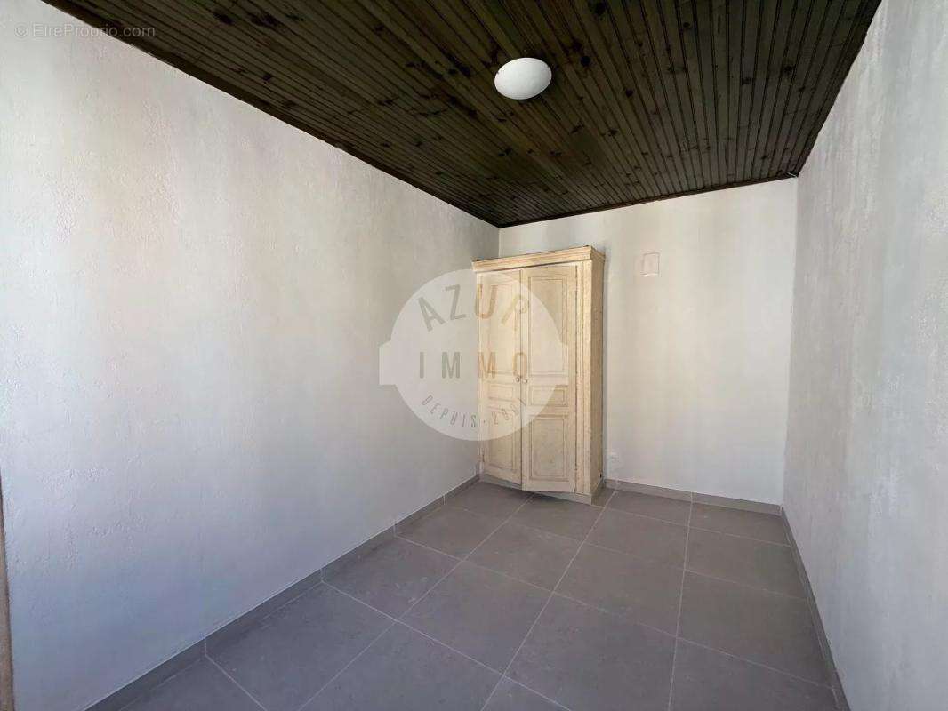 Appartement à ROQUEVAIRE