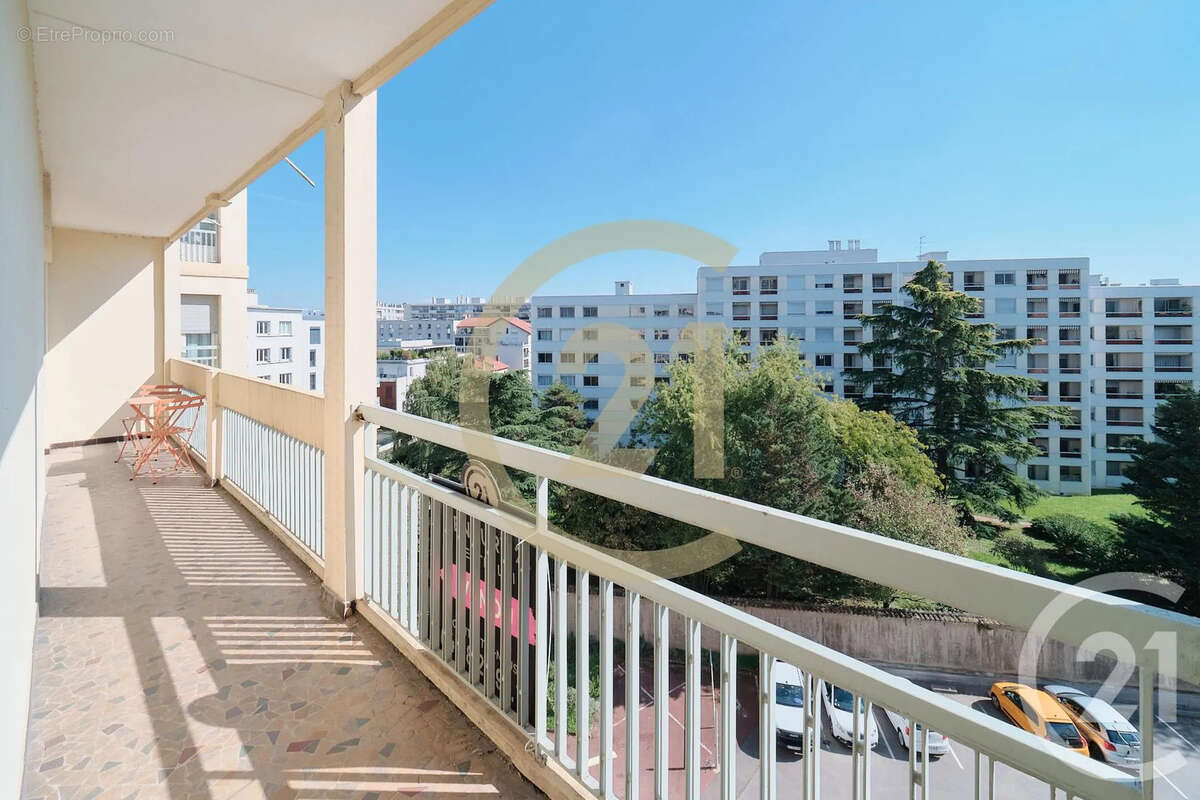 Appartement à LYON-8E