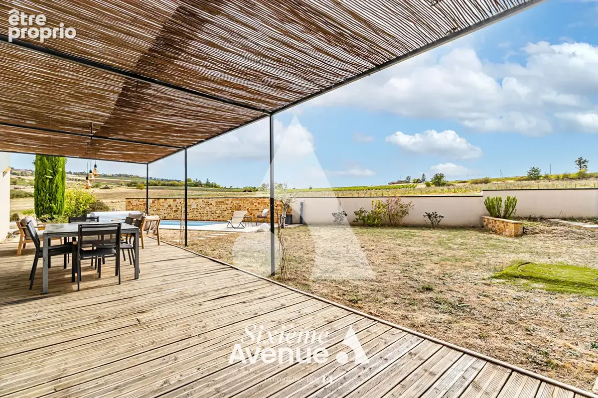 Ancien cuvage rénové de 186 m² au coeur de Charnay, Piscine, 5 chambres, Vue remarquable - photo 5