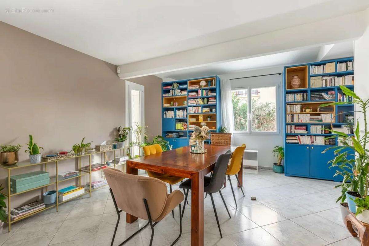 Maison à MEYZIEU
