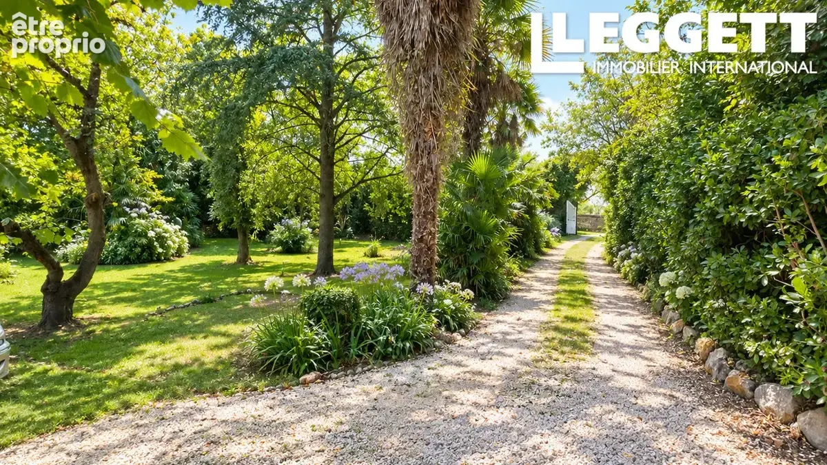 Maison charentaise de caractère ,deux gîtes, piscine, jardin, parking, revenus locatifs près de Saint-Savinien - photo 10