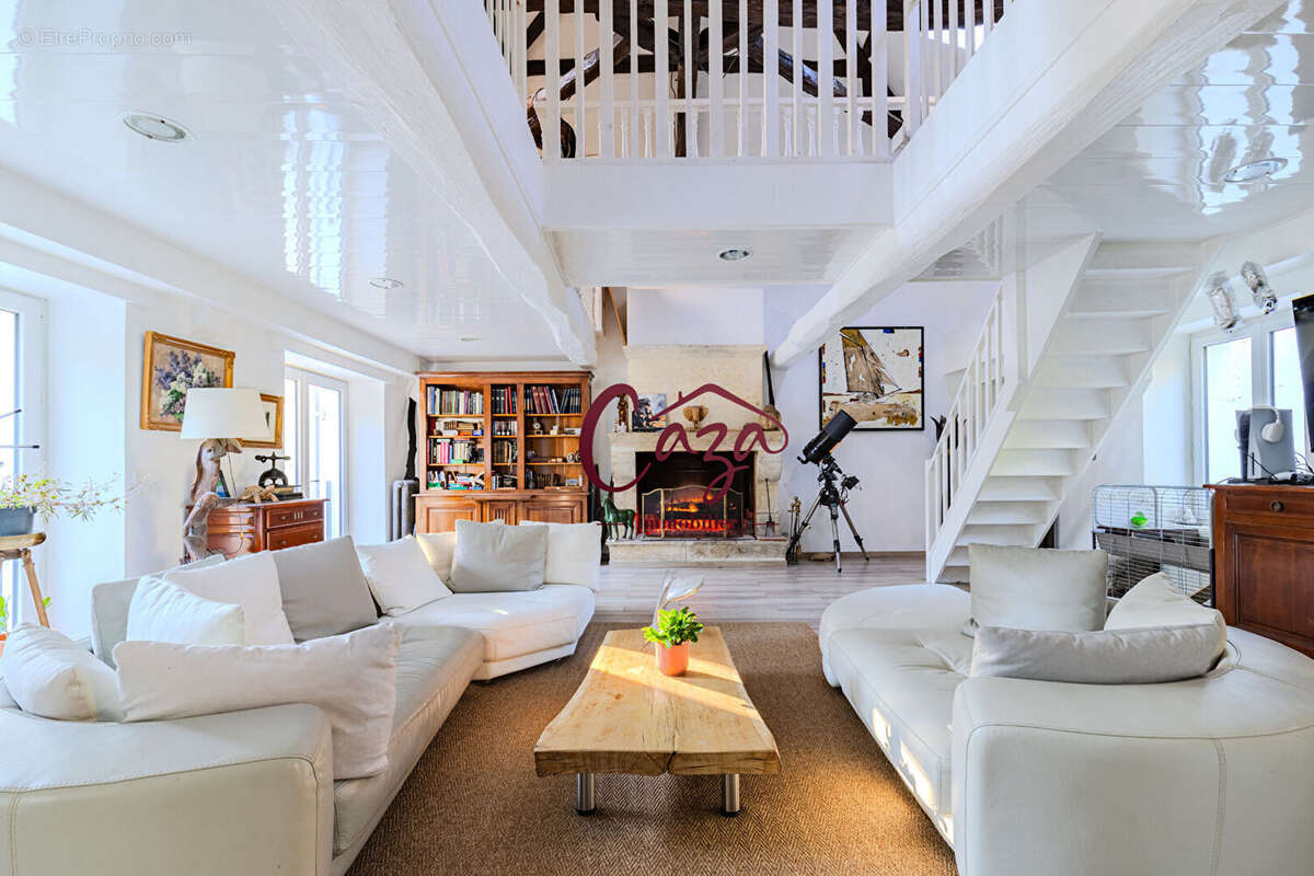 Maison à FARGUES-SAINT-HILAIRE