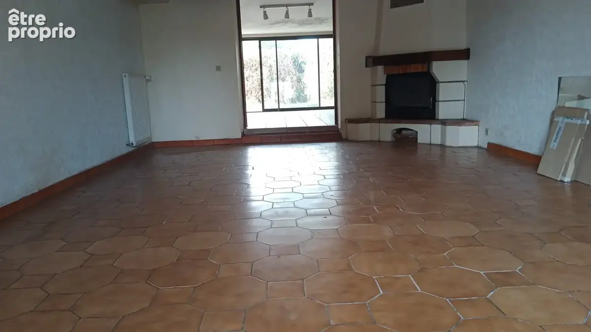 Maison 5 pièces 138 m² à vendre à Usson-Du-Poitou (86350) - photo 3