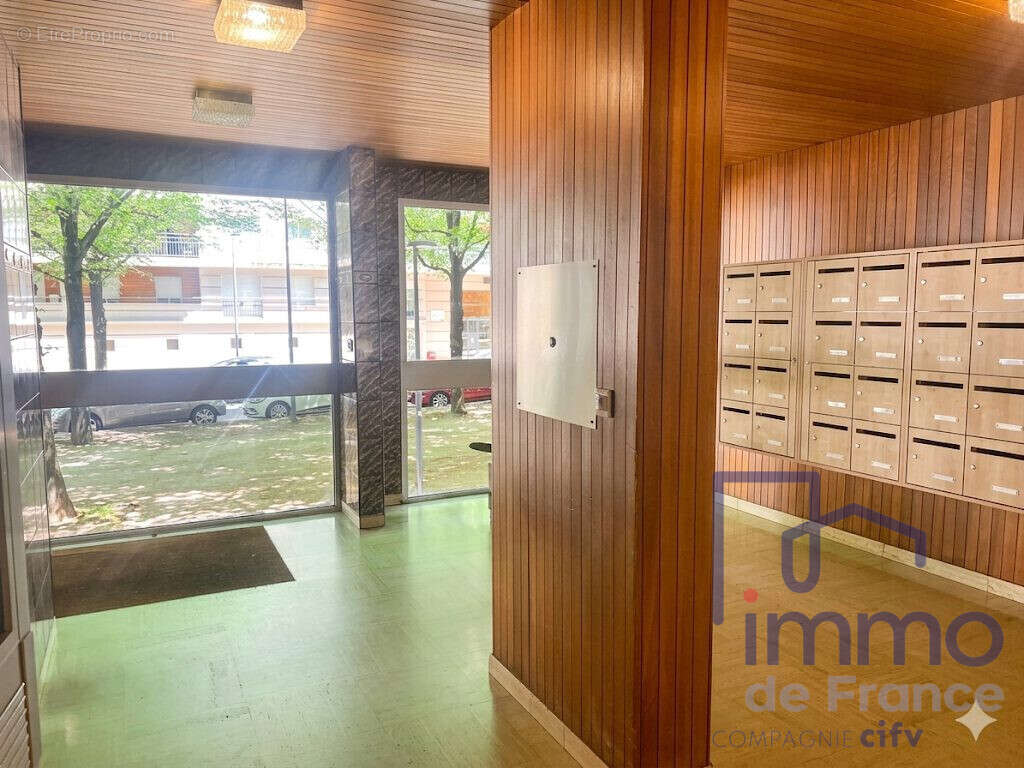 Appartement 45 m² à Saint-Etienne  - photo 5