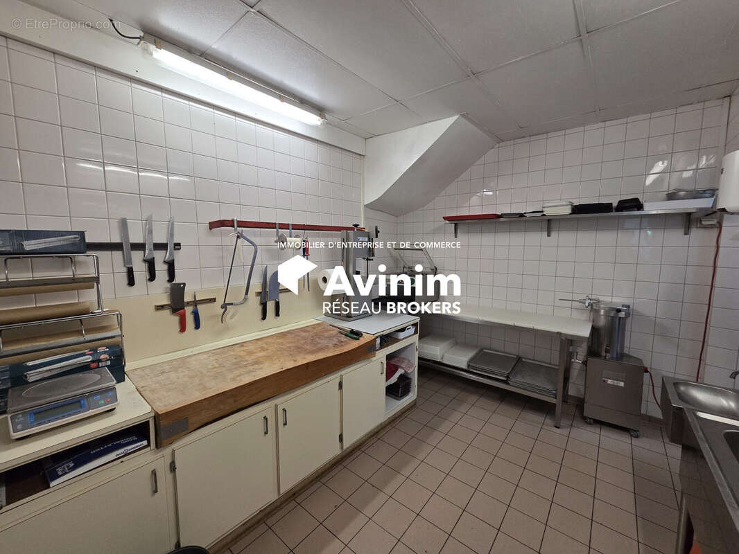 Commerce 180 m² à La Rochette  - photo 4