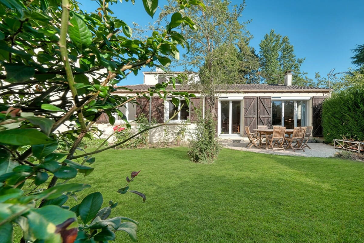 Maison à LIMOURS