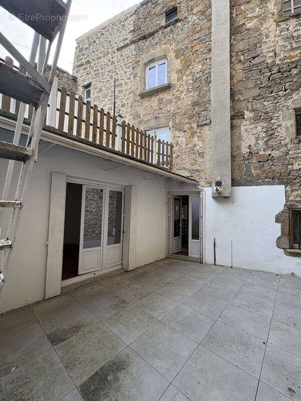 Maison à VIC-LE-COMTE