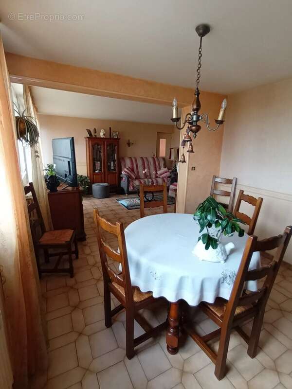 Appartement à MONTCEAU-LES-MINES