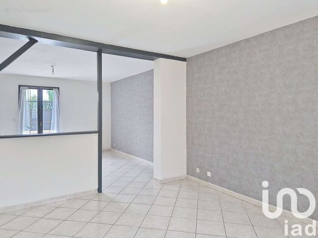 Photo 8 - Maison à LE COUDRAY-MONTCEAUX