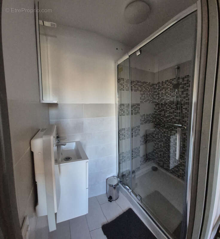 6e   Cour Julien   Studio de 22.23 m2 situé au 4e étage - photo 10