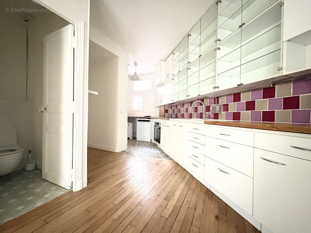 Appartement 71 m² à Paris-18e  - photo 7