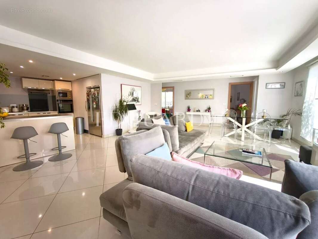 Appartement à ROQUEBRUNE-CAP-MARTIN