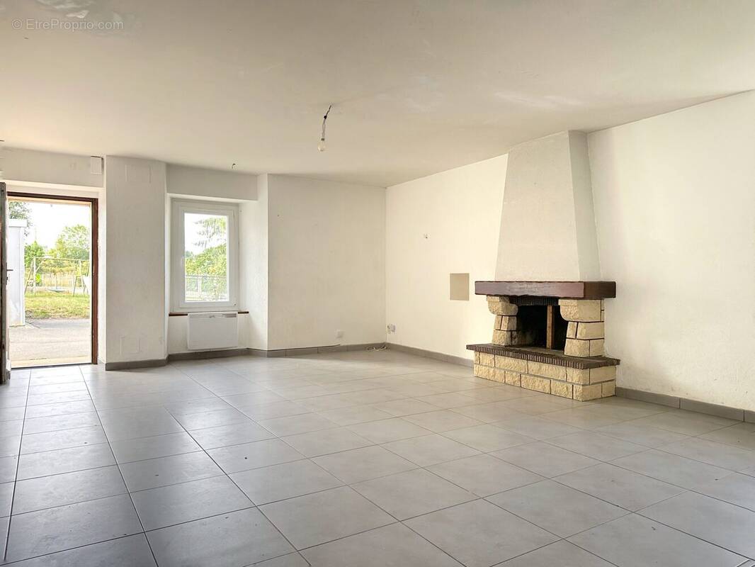 Maison 95 m² à Bain-De-Bretagne  - photo 4