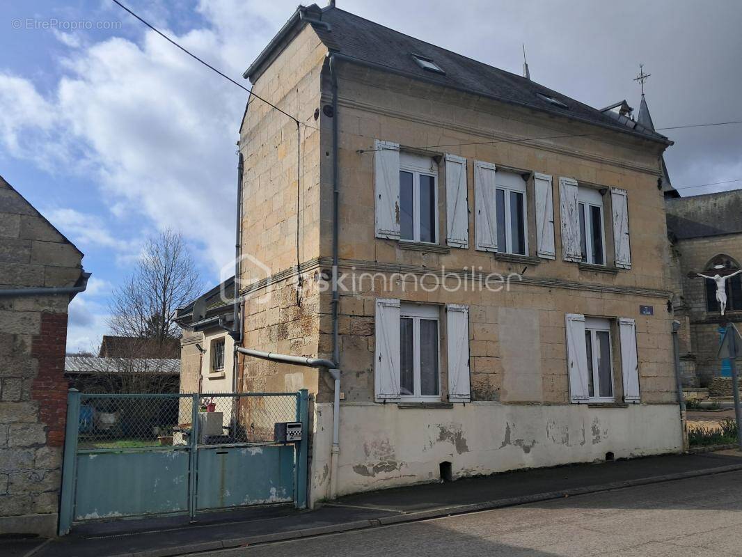 Maison à VIC-SUR-AISNE