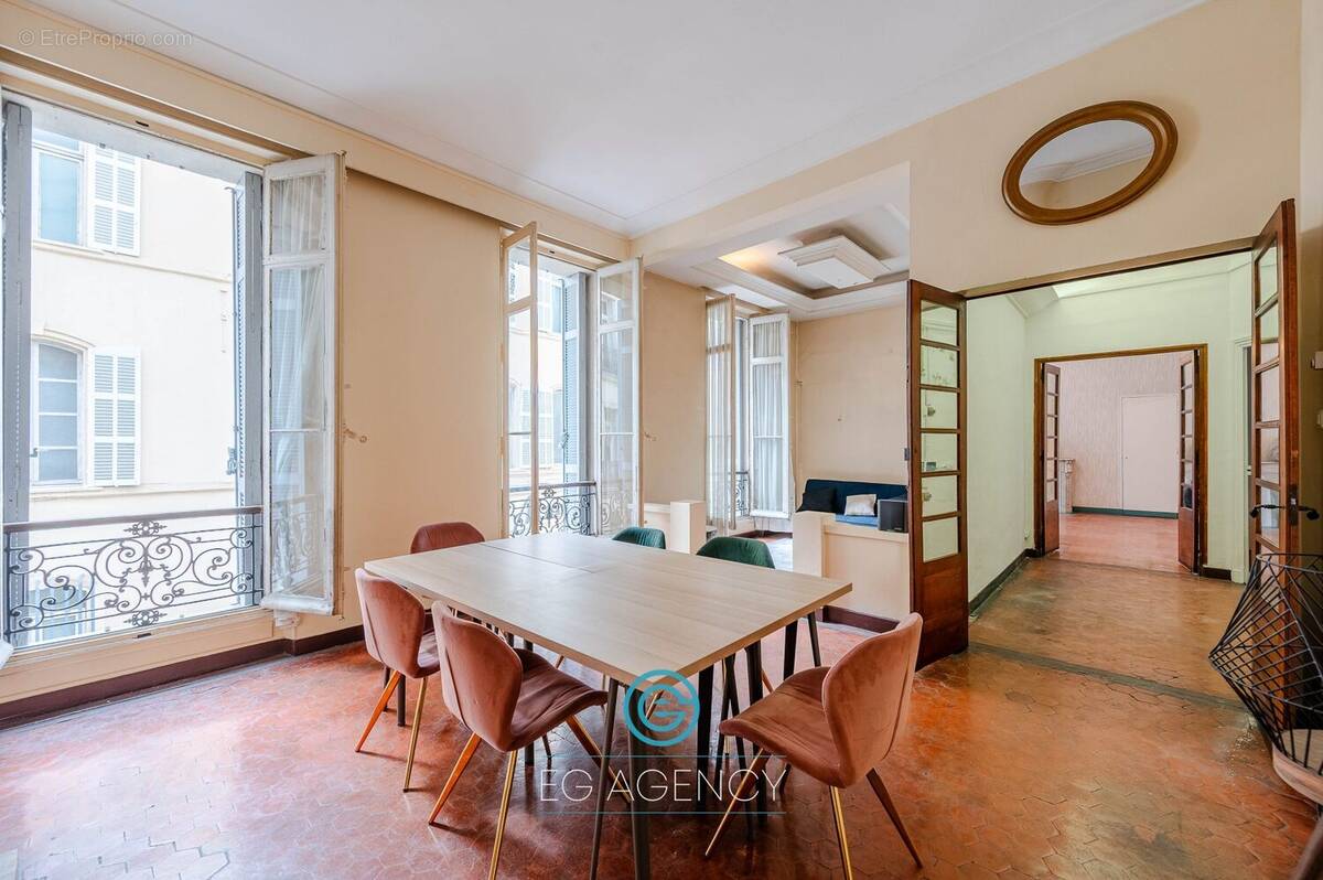 Appartement à MARSEILLE-6E