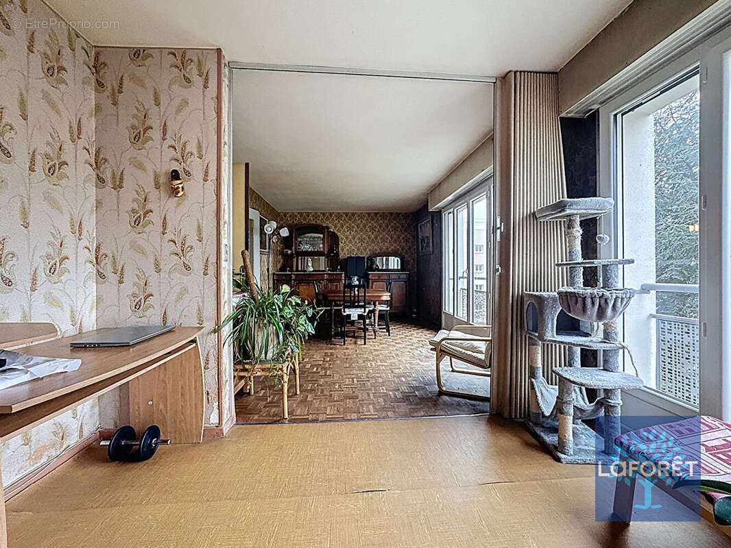Appartement à CHILLY-MAZARIN