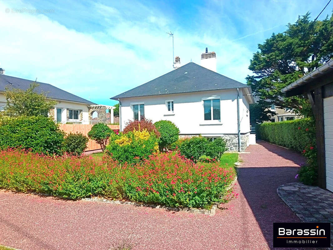 Maison à AGON-COUTAINVILLE