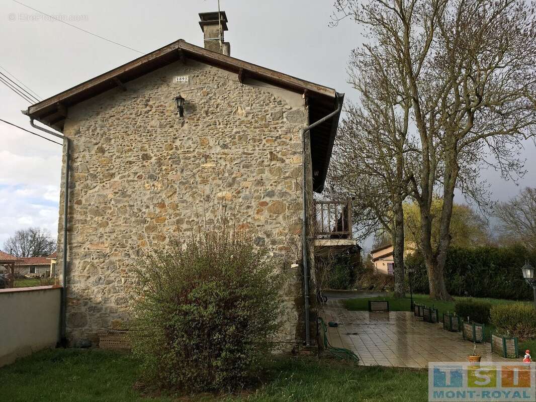 Maison à POINTIS-INARD