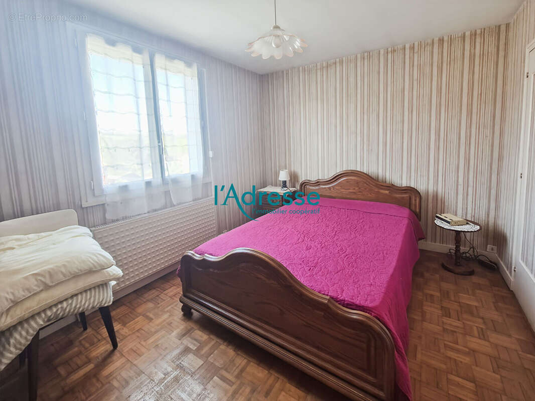 Maison à MONTREVAULT