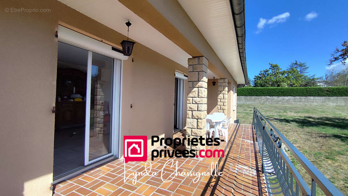 Maison à SAINT-SYMPHORIEN-DE-LAY