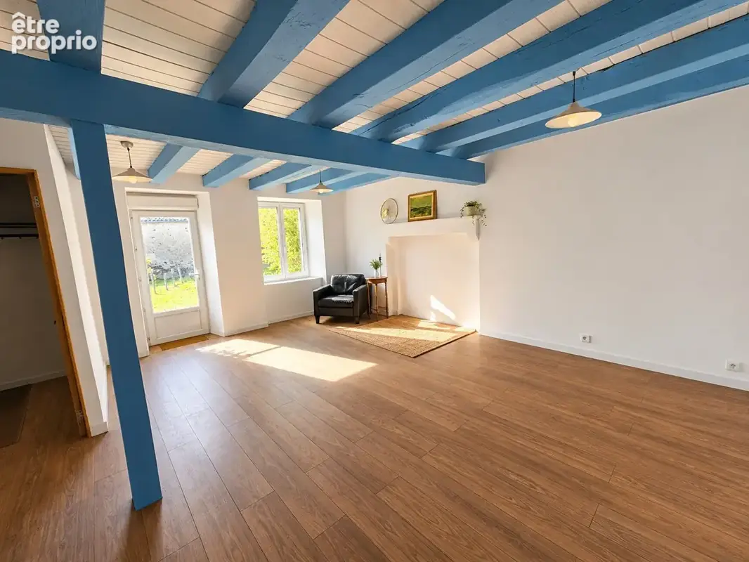 Adriers - Corps de ferme rénové de 3 chambres avec jardin. Classement énergétique A ! Une maison exceptionnelle. - photo 7