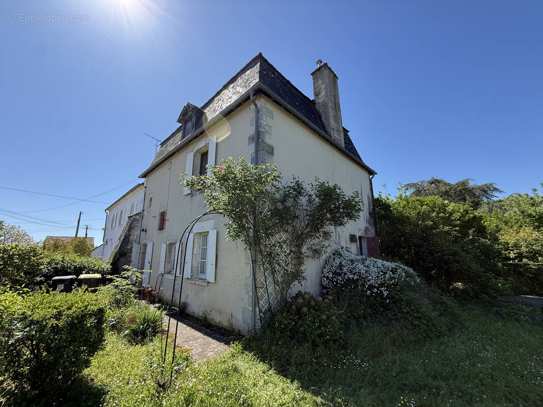 Maison à THAUVENAY