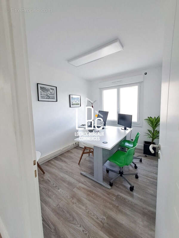 Commerce à BASSE-GOULAINE