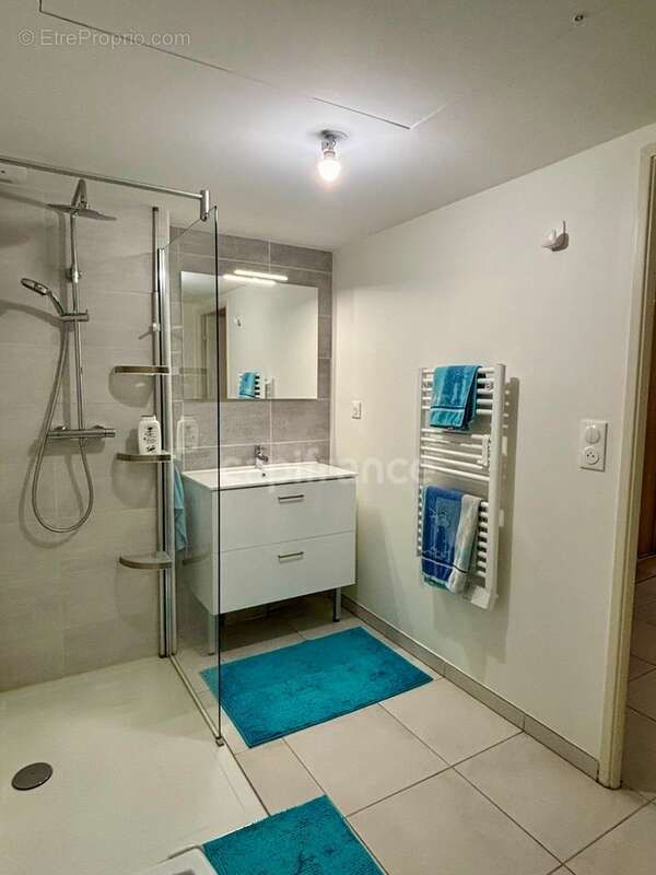 Appartement à vendre 4 pièces HYERES (83) - Plain pied - 2 parkings - 2 terrasses - photo 37