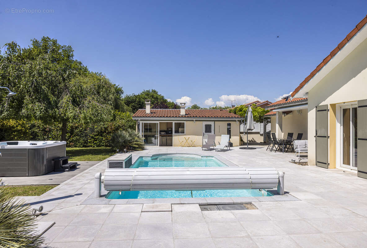 Maison à AMBERIEUX-EN-DOMBES