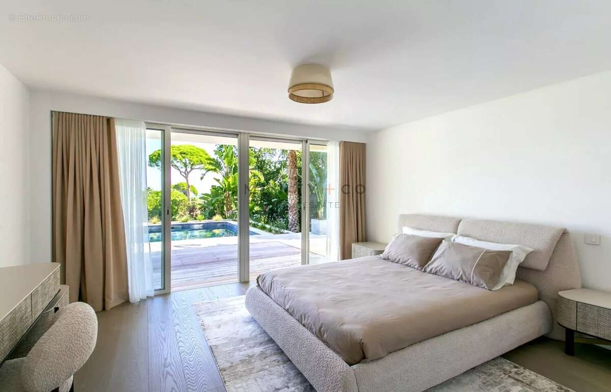 Vente villa 7 chambres entièrement rénovée avec vue mer, Cap d'Antibes - photo 12