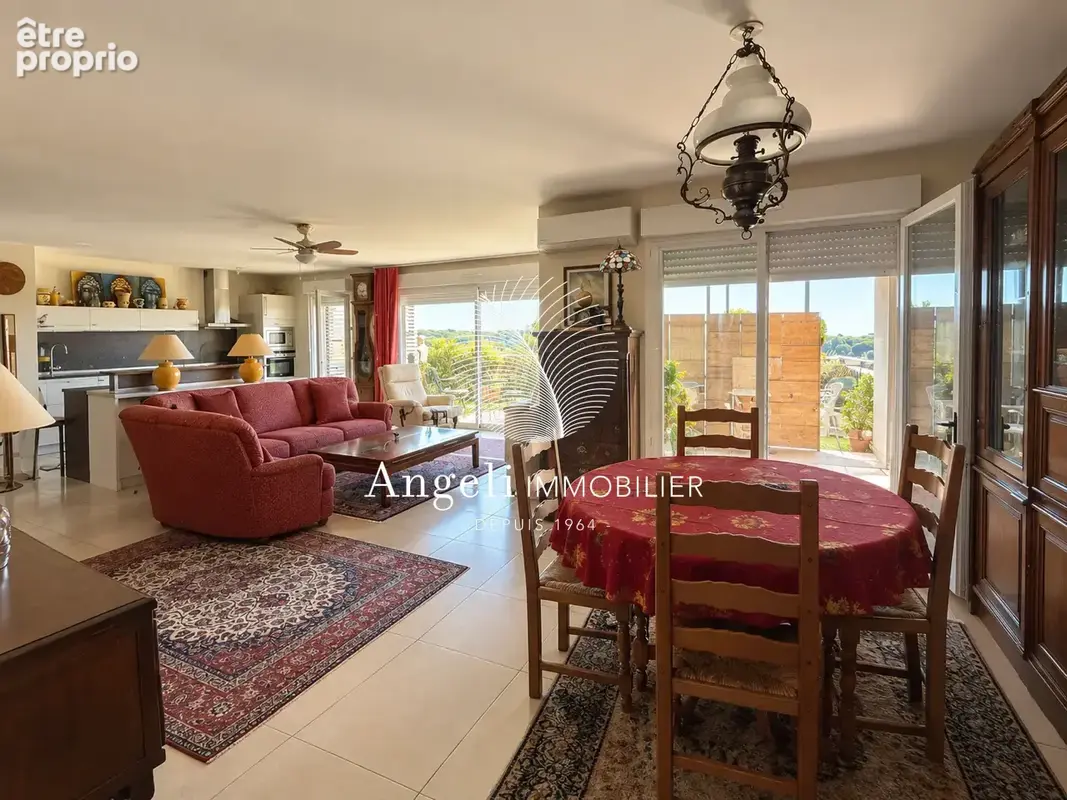 Appartement en dernier étage - FREJUS - photo 3
