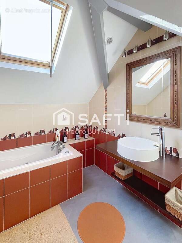 Maison 239 m² à Avezac-Prat-Lahitte  - photo 8