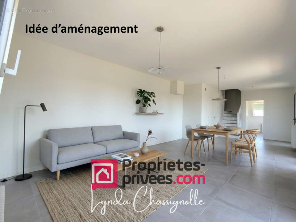 Maison entièrement rénovée à Saint Symphorien de Lay  - Grand garage double - - photo 8
