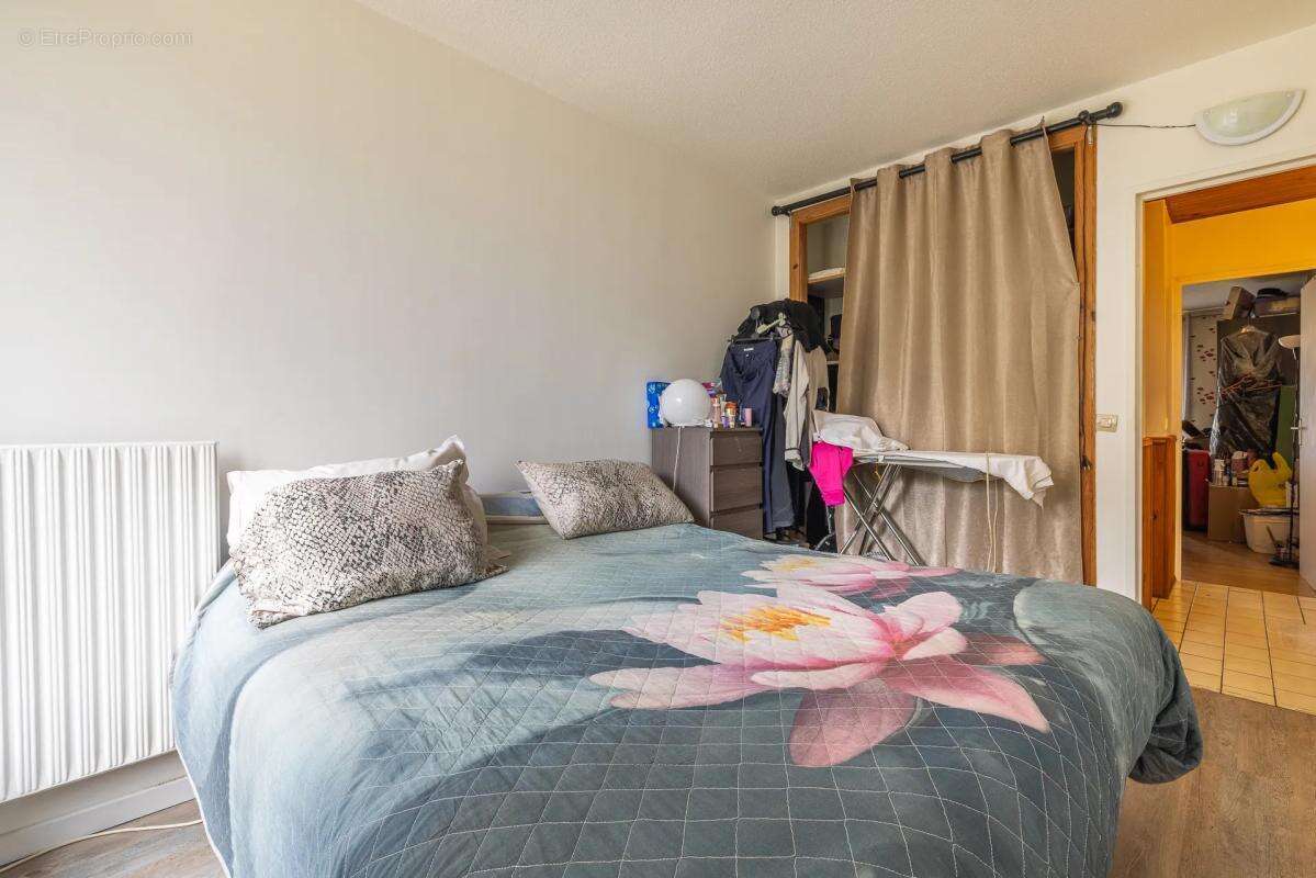 Appartement à SAVIGNY-LE-TEMPLE