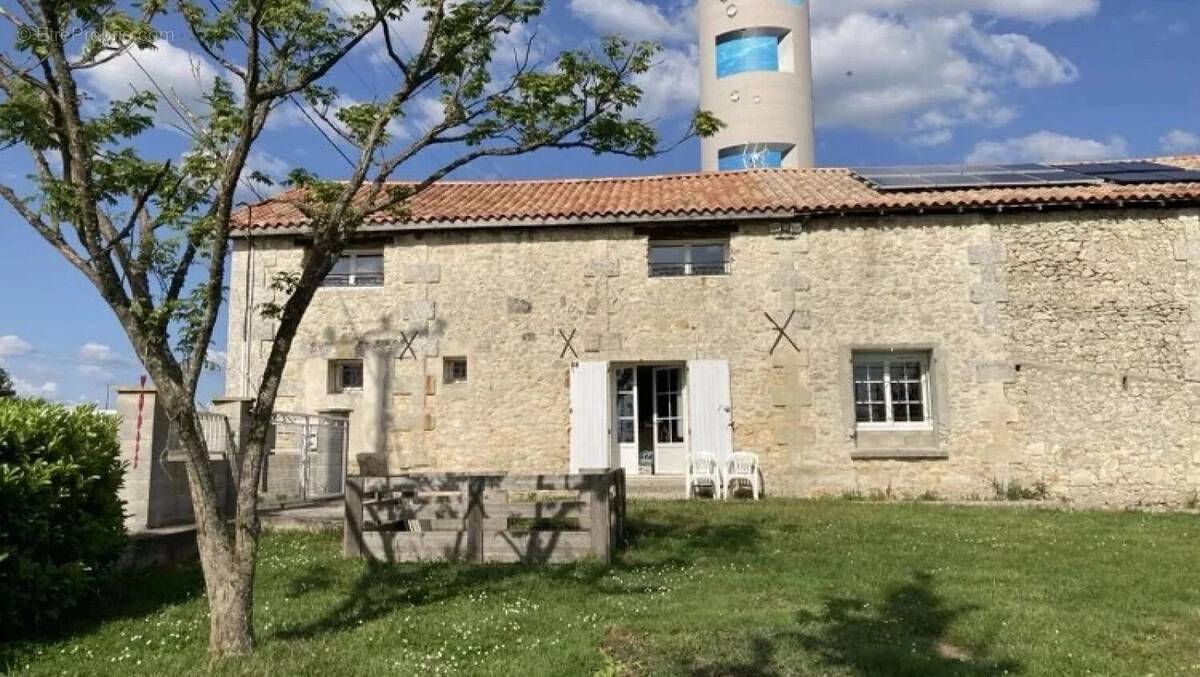 Maison de 187 m²  offrant 4 chambres avec piscine - photo 1