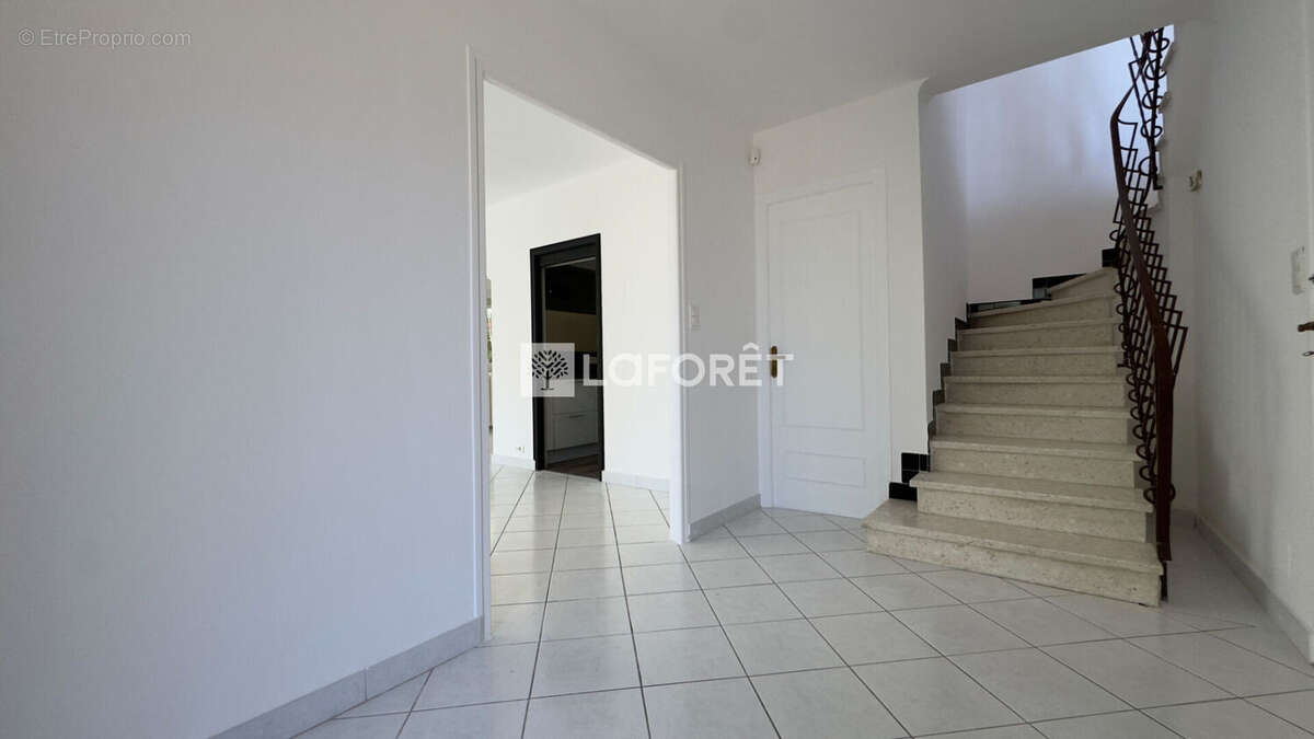Maison Castelnau Le Lez 7 pièces 172 m2 - photo 4