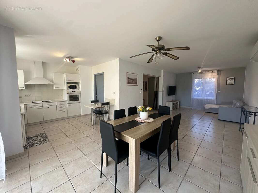 Appartement à SAINT-MARTIN-DE-CRAU