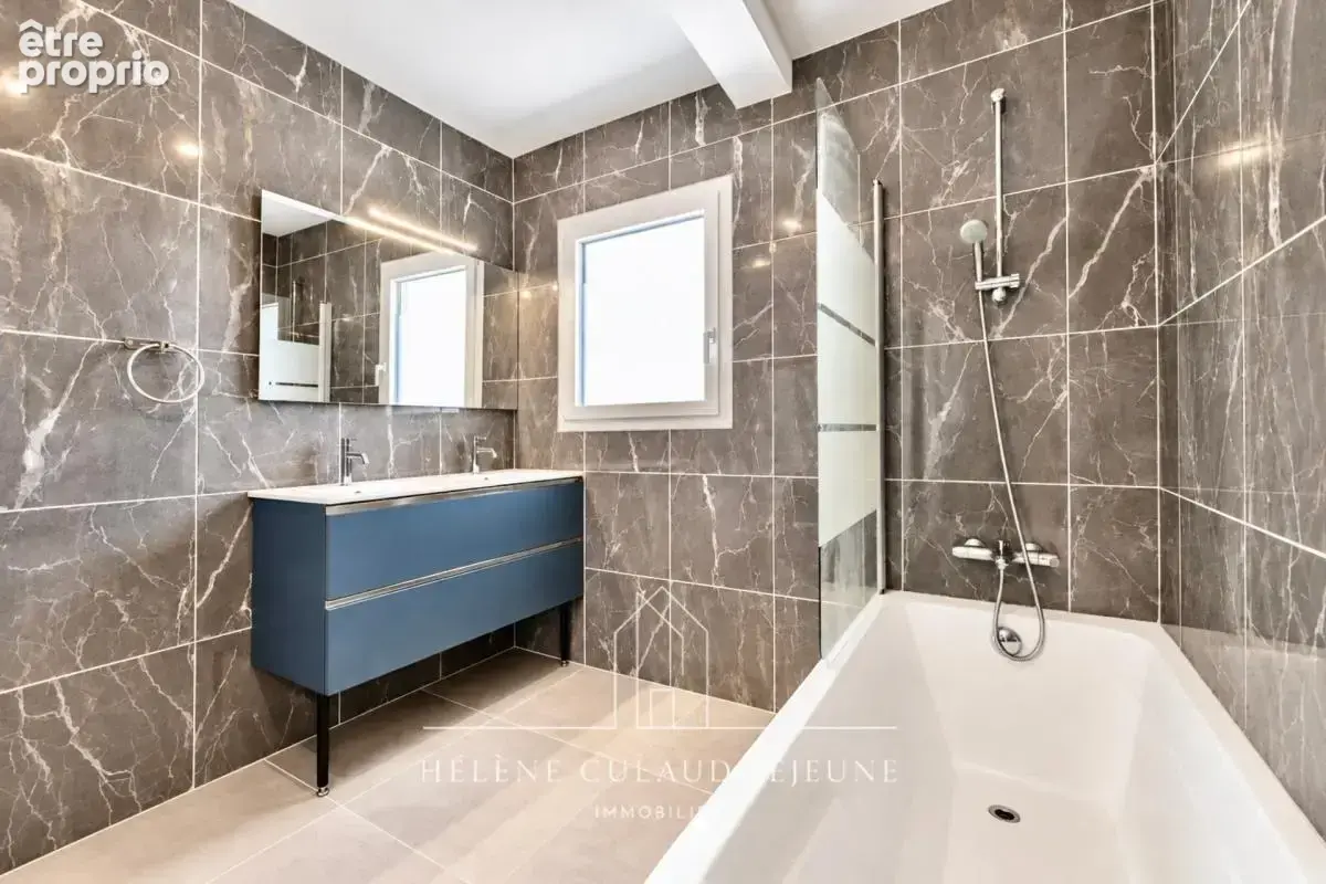 Maison contemporaine - 160 m² - saint ave - photo 15