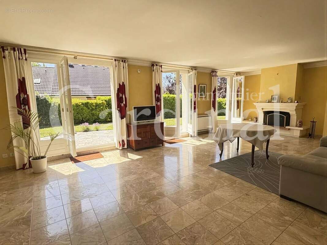 Maison à NOISY-LE-ROI