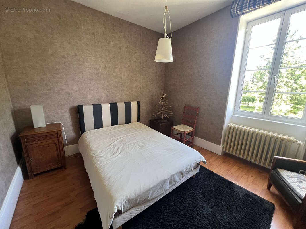 Maison à VILLY-LE-MOUTIER