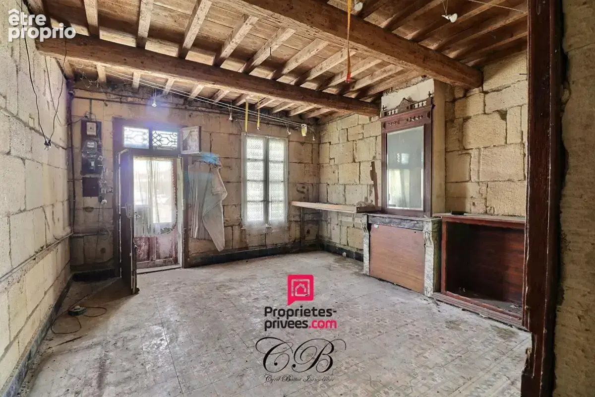Maison à rénover en pierre - terrain 292 m² - garage - Arles Trinquetaille - photo 3