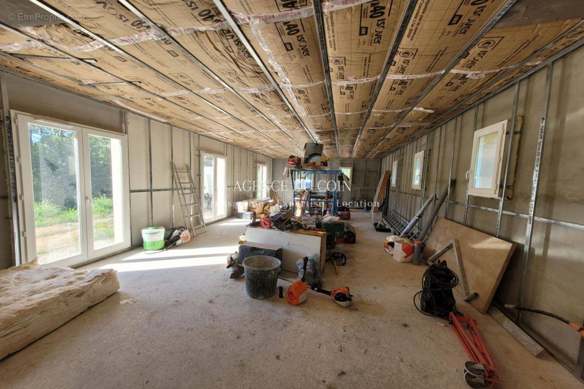 Maison à VILLECROZE