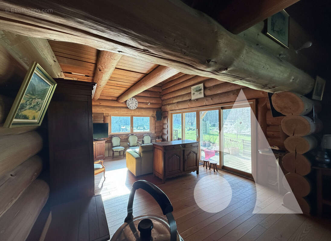 Chalet 99.5 m2 2 chambres,  Dépendance 80m2, Terrain 4343m2 - photo 8