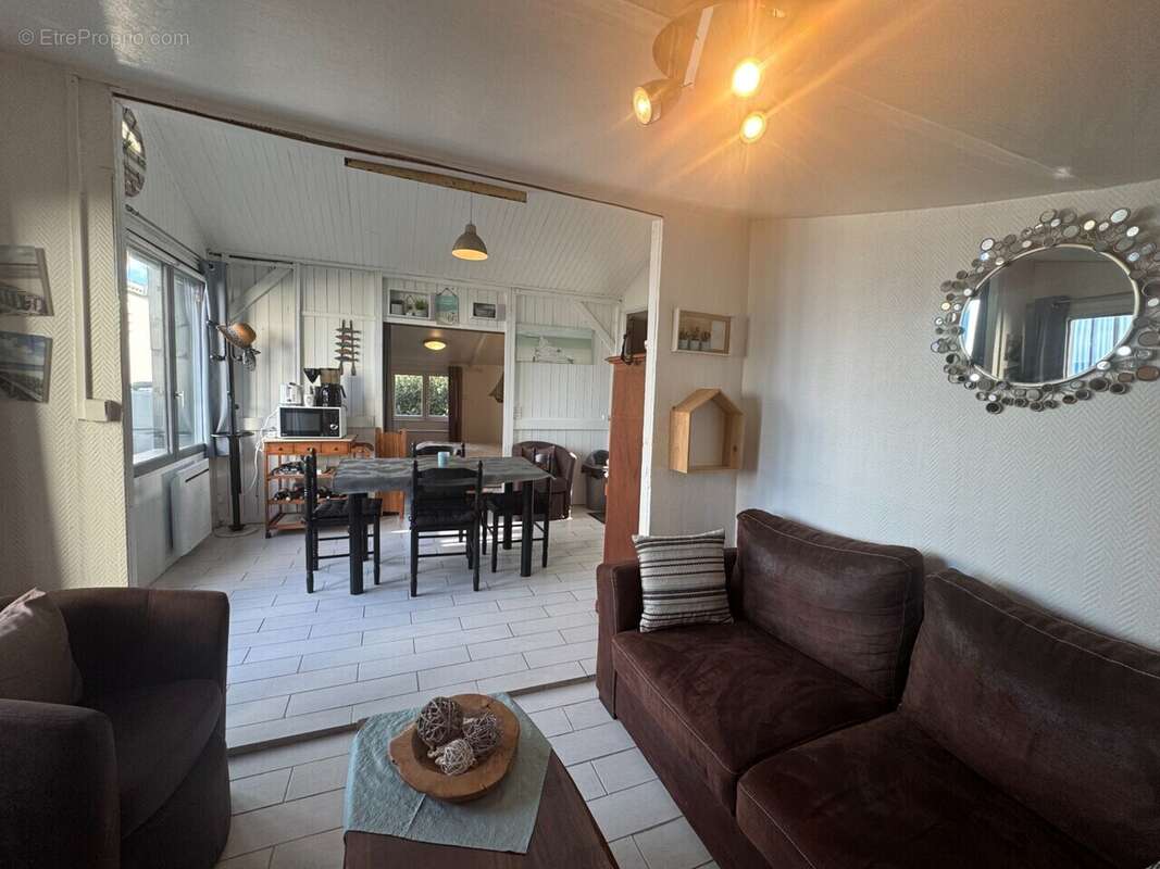 Maison à SAINT-COME-DE-FRESNE