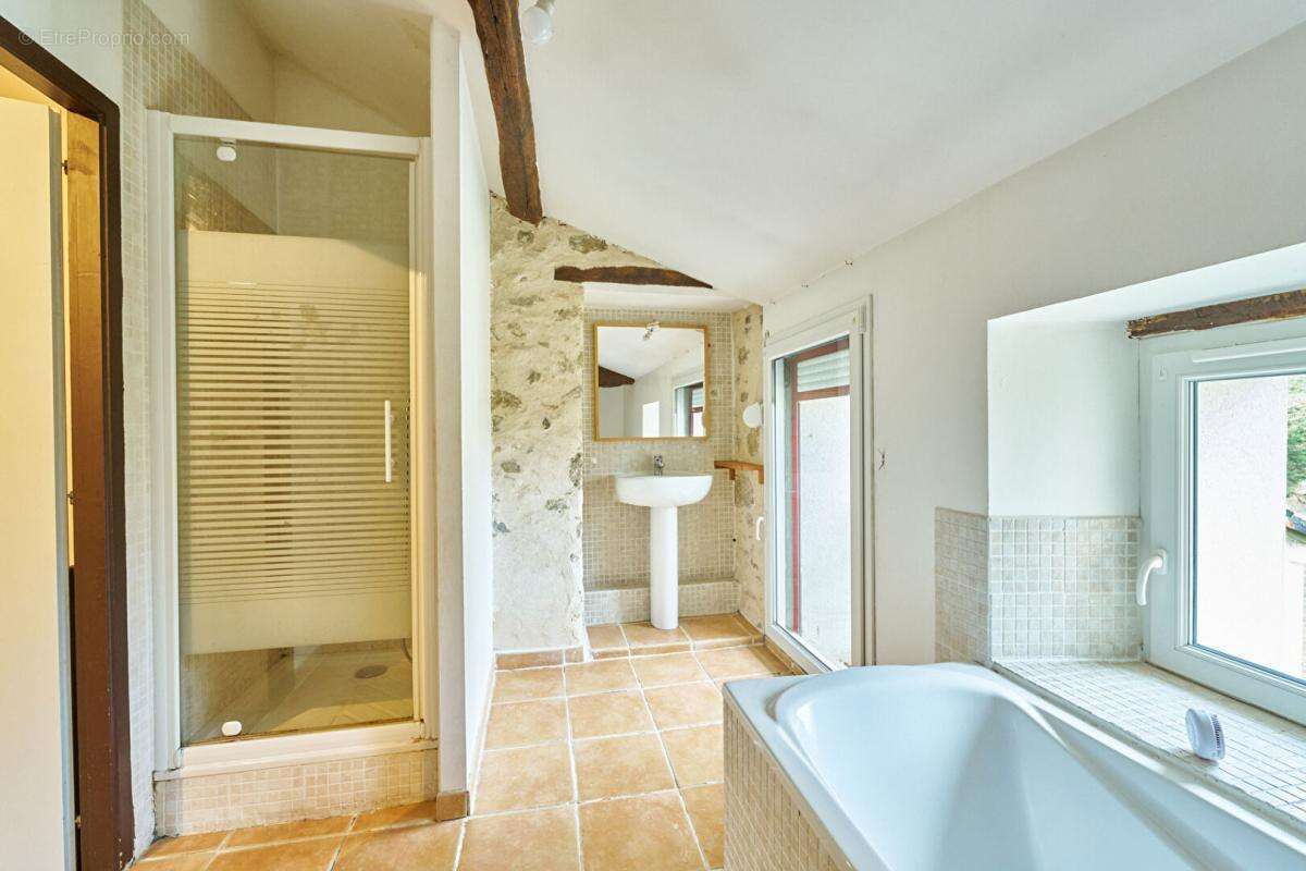 Maison à MORTAGNE-SUR-SEVRE